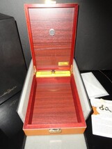 Michel Perrenoud Leather Travel Humidor 20 ct 10.5" L x 7.25"W x 3.25" H image 3