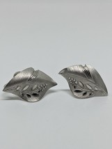 Vintage Sterling Silver 925 Leaf Twist On Earrings 7766E - $19.99