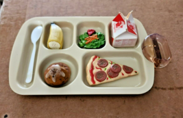 Pleasant Company American Girl of Today 1996 School Lunch Tray Set, Retired - £27.08 GBP