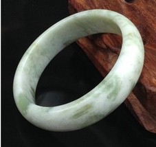 Natural Flat Light Green Glittering Jade Bangle Bracelet 63mm/2.48&quot; W Gi... - $452.20 MXN