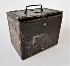 Antique Carriage Buggy Sleigh Coal Heater Amish Lancaster Co Pa Tin Box Prim - £70.17 GBP
