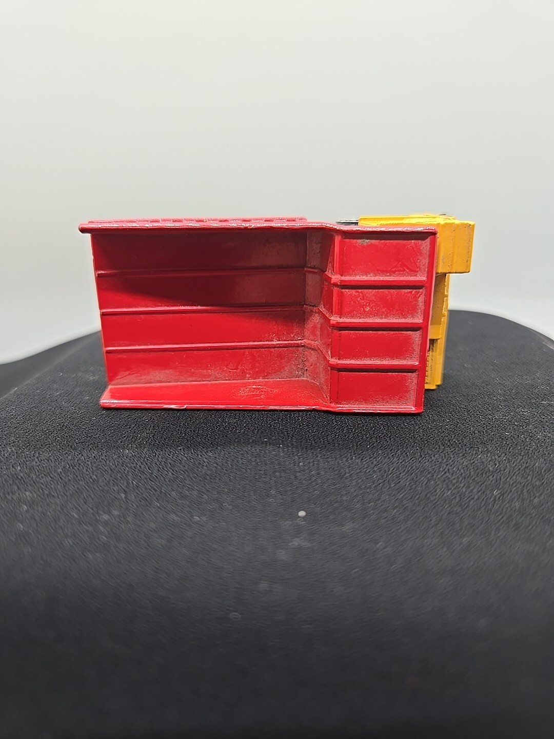 Vintage 1989 Matchbox Dump Truck Red And Yellow 1:140 Item image 5