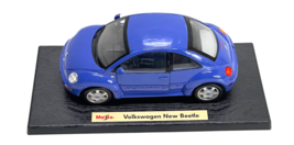 Maisto Volkswagen New VW Beetle Blue Die-Cast 1:18 On Stand Without Box - $27.71