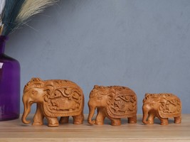 Set of 3 Handcrafted Wooden Small Elephant Figurines - Artisan Decor and Symbol  - £71.92 GBP