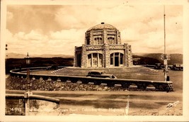 Vintage Real Photo POSTCARD-THE Vista House,Crown Point Columbia River Hwy. BK50 - £4.67 GBP