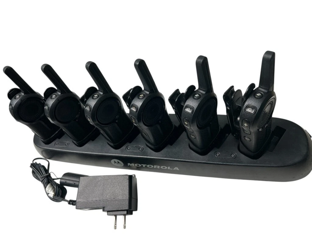 Motorola DLR1060 900 MHz digital 2 Way Radio and HCTN4002A Charger - $685.74 CAD