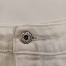 Women's White Denim Mid-Rise Cropped Jeans Measured Size (32×20) image 3