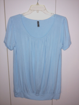 Johnny Ladies Ss Pale Blue RAYON/SPANDEX Pullover Knit TOP-XL-BARELY WORN-COMFY - £11.18 GBP