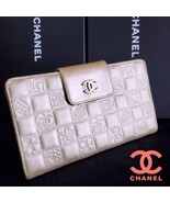 CHANEL Icon Line Bifold Wallet Kiss Lock Gold Leather Ladies Purse MWa0668 - $7,603.25 MXN