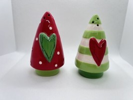 Demdaco Christmas Holiday Tree Salt Pepper Heart Shaker Set Cute Gift NEW - £15.63 GBP
