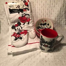 Mickey &amp; Minnie True Love Bundle - £23.53 GBP