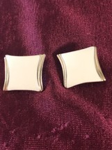 Vintage Trifari Clip On Earrings Gold Tone &amp; Enamel - £14.12 GBP