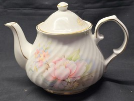 Vintage HITKARI POTTERIES 4 Cup Teapot &amp; Lid In Floral Pink Rose Pattern - £29.60 GBP