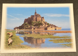 POSTCARD - France Le Mont Saint Michel - $5.99