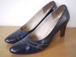 Vintage FERRAGAMO Navy Italian Leather Heels PUMPS Womens 7AAA 37.5 - $36.99