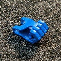 93575 LEGO Parts (1) Bionicle Fist with Axle Hole BLUE - $18.40 MXN