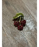 Vintage Charter Club Gold Tone Red Multi Crystal Cherry Brocade Pin / Br... - €8,25 EUR