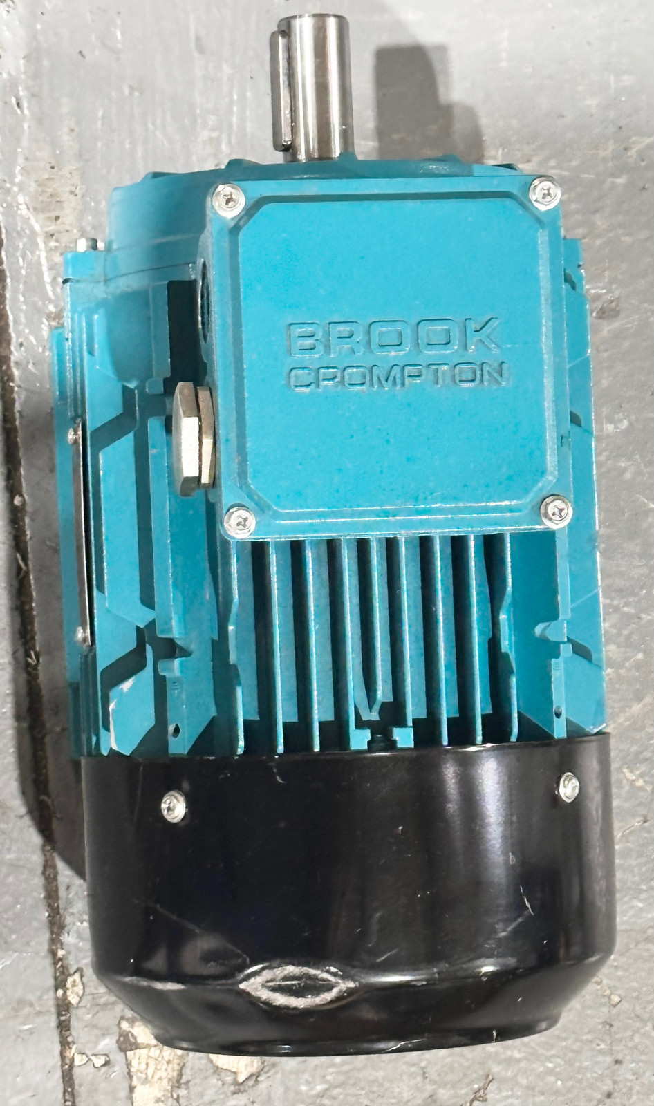 Brook Crompton PA2M003-3 PB III AC Motor, 3HP Frame Size 90  Item image 3