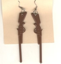 GUN RIFLE SHOTGUN EARRINGS-Fun Hunting Western Charm NRA Jewelry - $109.51 MXN