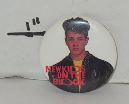 Vintage New Kids On The Block 1&quot; Button Pinback Rare Vhtf Joey Mcintyre Nkotb - £18.90 GBP