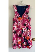 Trina Turk Floral V Neck Tank Midi Dress Pockets Back Zip Fit Flare, Size 8 - $434.57 MXN