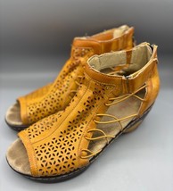 JBU Nelly Wedge Sandals Womens Perforated Leather Ankle Boots 8.5 - $291.89 MXN