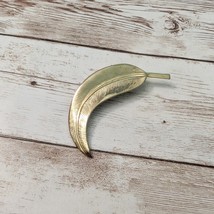 Vintage Brooch / Pin Gold Tone Feather/Leaf - £11.02 GBP