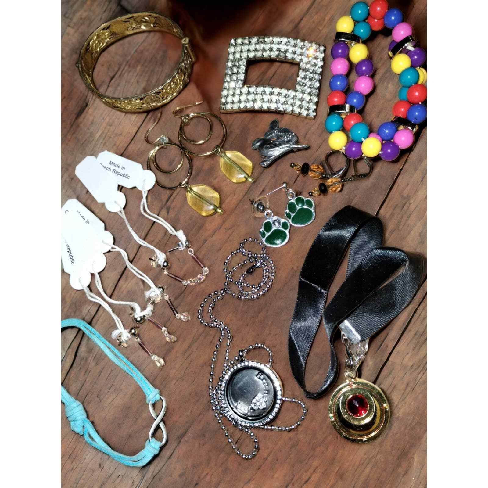 Really adorable colorful jewelry lot - $34.65