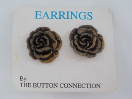 The Button Collection Flower Shaped Post Earrings Vintage Look Fashion Jewelry - £17.29 GBP