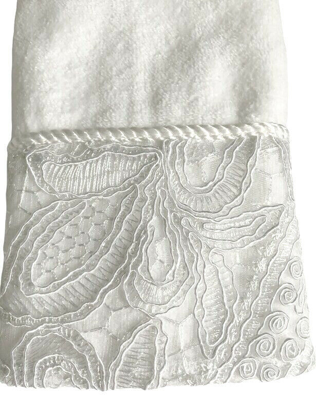 Primary image for Avanti Grace Fingertip Towel Embroidered Lace Hem White Bathroom 18x11"