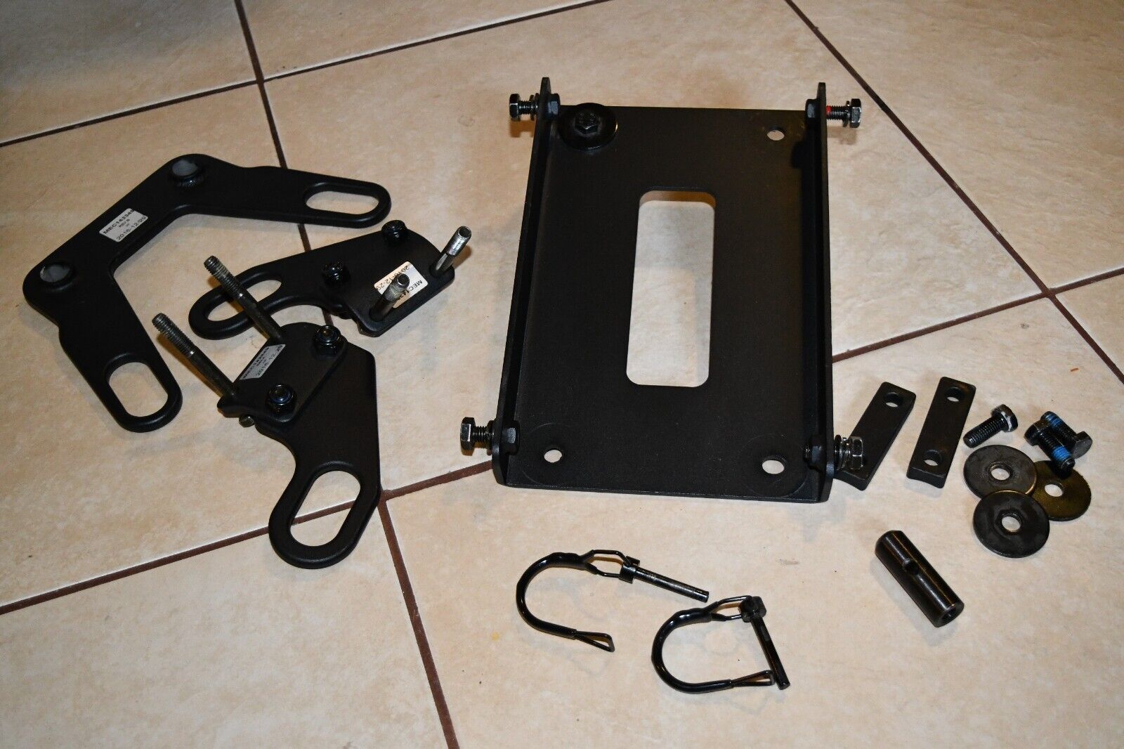 QUANTUM EDGE J6 WHEELCHAIR METAL SEAT REST MOUNT ASSEMBLY AND LATCHES 516b3 - $116.25