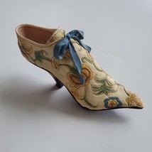 Just The Right Shoe by Raine Brocade Court #25002 No Box Collectable 1998 - £7.57 GBP