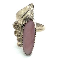 Vintage Sterling Native American Navajo Natural Pink Mussel Shell Ring sz 9 3/4 - £43.65 GBP