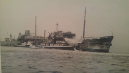 Black &amp; White Photograph New York Alva Cape Ship Explosion Bayonne Tug Boat FDNY - £22.52 GBP