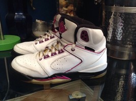 Air Jordan&#39; Size 4.5 Youth Purple / White Sneakers - $16.48