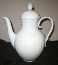 AK Kaiser W Germany Porcelain Teapot White Ribbed Scallop Edge  48 oz  #80 - £46.23 GBP