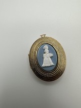 Vintage 1966 Presidents Honor Award Blue Gold Cameo Locket Pendant NB3 - $299.31 MXN