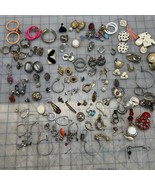 Lot Of Earrings Clip On Post Vintage Modern Costume Singles Pairs Crafting - €9,92 EUR