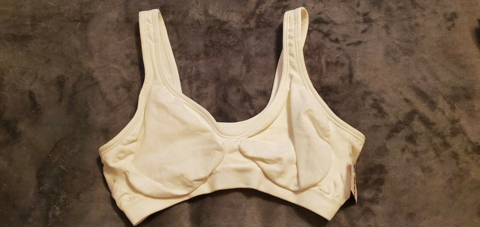 WOMENS WHITE PULLOVER SPORTS BRA - SIZE LARGE - NWT - $10.00