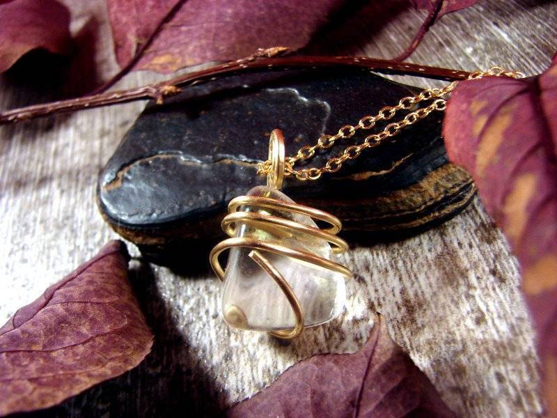 LUMINOUS FANTASY AURA TITANIUM CRYSTAL NECKLACE BRONZE GOLD REIKI 8 - $44.00