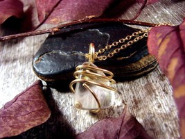 LUMINOUS FANTASY AURA TITANIUM CRYSTAL NECKLACE BRONZE GOLD REIKI 8 - $44.00