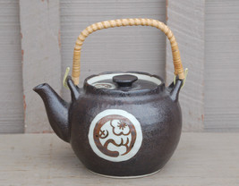 Old Vintage Beautiful Tea Pot w Lid and Wicker Handle Kitchen Tool Decor - £15.77 GBP
