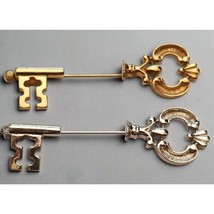 Vintage Avon Key Stick Pins - $218.93 MXN