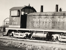 Northern Pacific Railway Railroad NP #110 SW-7 Electromotive B&amp;W Photograph - £7.41 GBP