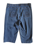 JM Collection Capri Jeans Women&#39;s Size 14 Blue Denim Embroidered Pockets - £11.75 GBP
