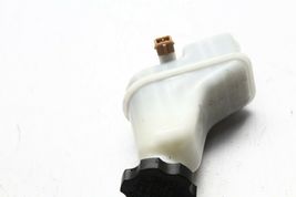 2011-2013 KIA SORENTO 2.4L BRAKE MASTER CYLINDER RESERVOIR BOTTLE TANK P8676 image 4