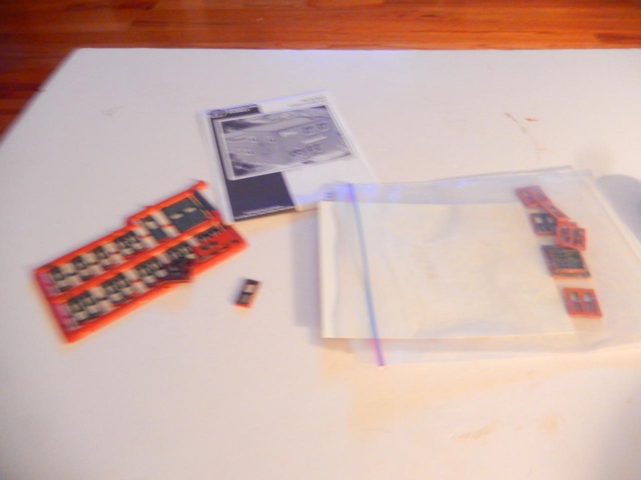 HO TRAINS - WOODLAND SCENICS  DUKES BUILDING KIT- PARTS ONLY  -  W42 - $2.89