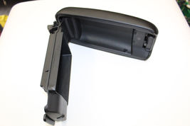 2006-2007 MAZDA MAZDASPEED 6 CENTER CONSOLE ARM REST STORAGE COMPARMENT J6014 image 7
