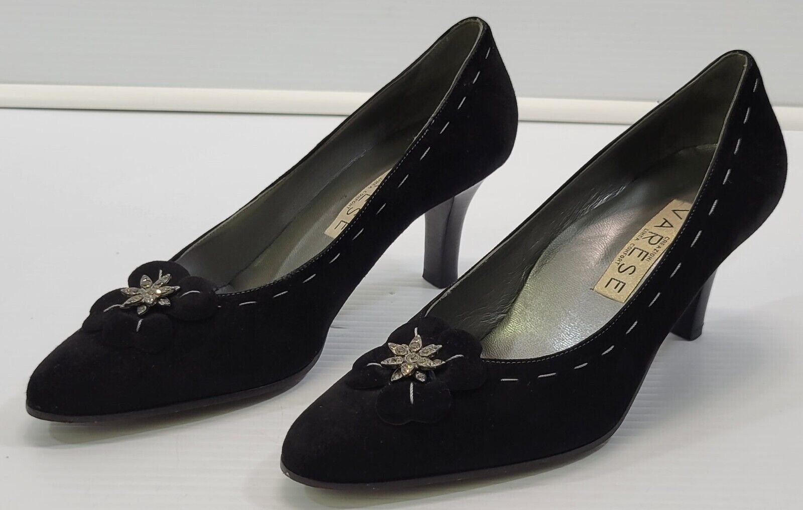 Primary image for BG) Creazioni Varese Women Black Velour Leather Bottom Heels Italy 38 Size 7.5