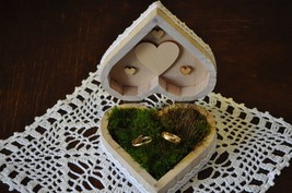 Wooden, closed HEART casket, box for wedding rings decorated in a rustic... - £21.31 GBP